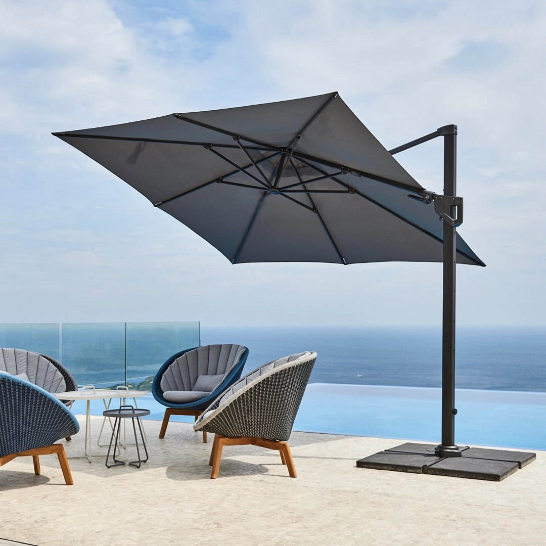 Hyde Luxe Tilt Parasol w/ Base