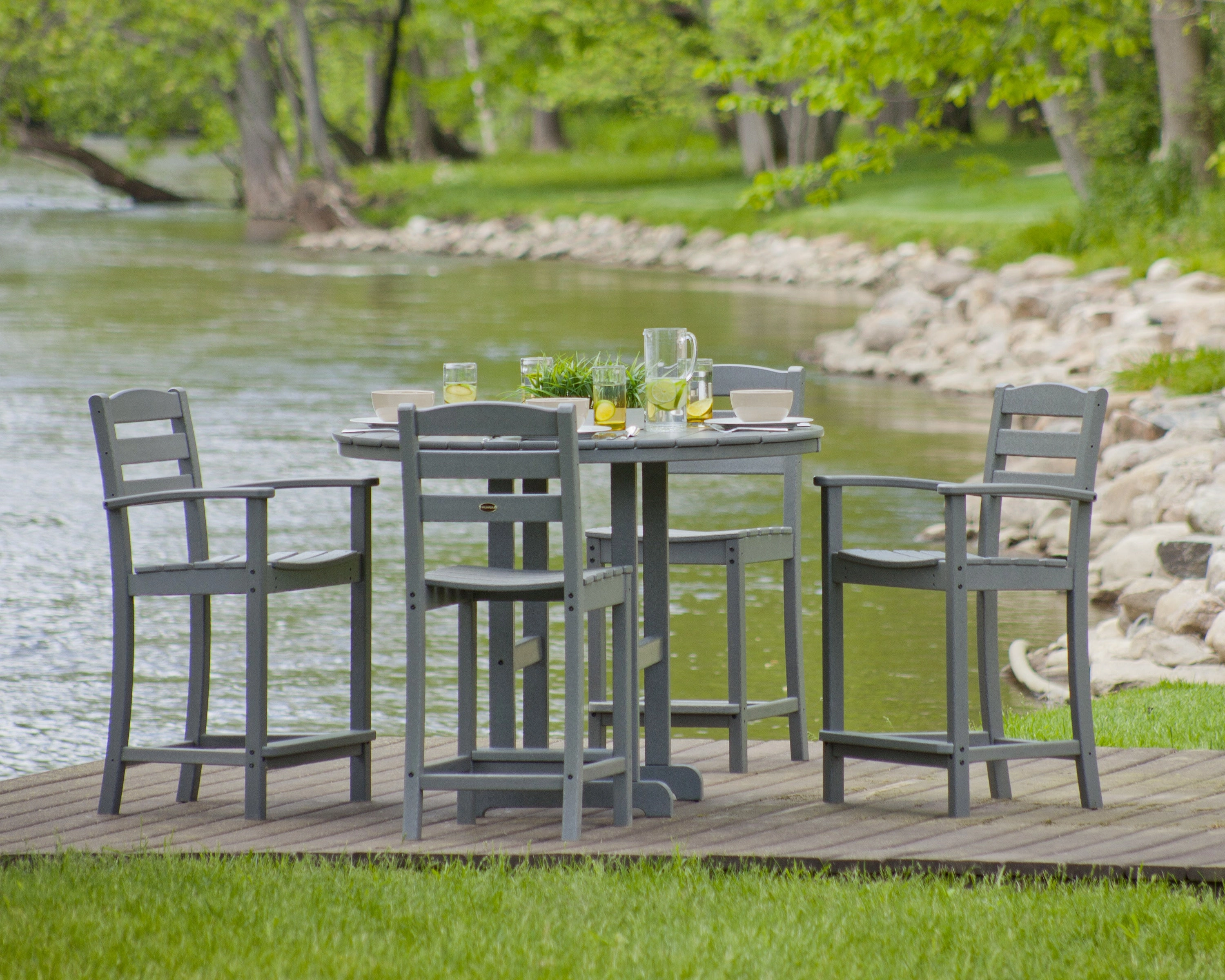 La Casa Caf 5-Piece Round Farmhouse Counter Set