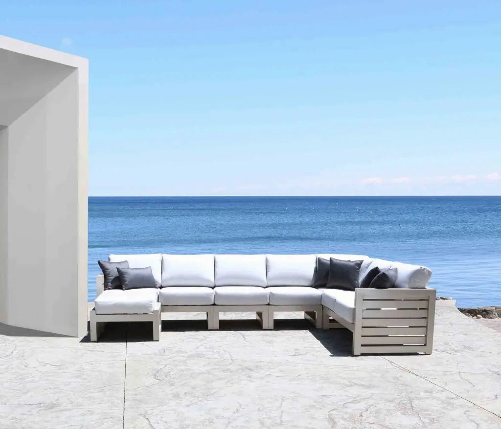 Lakeview Loveseat