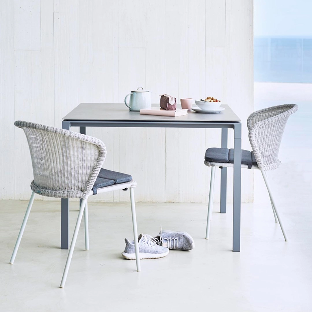 Lean Chair