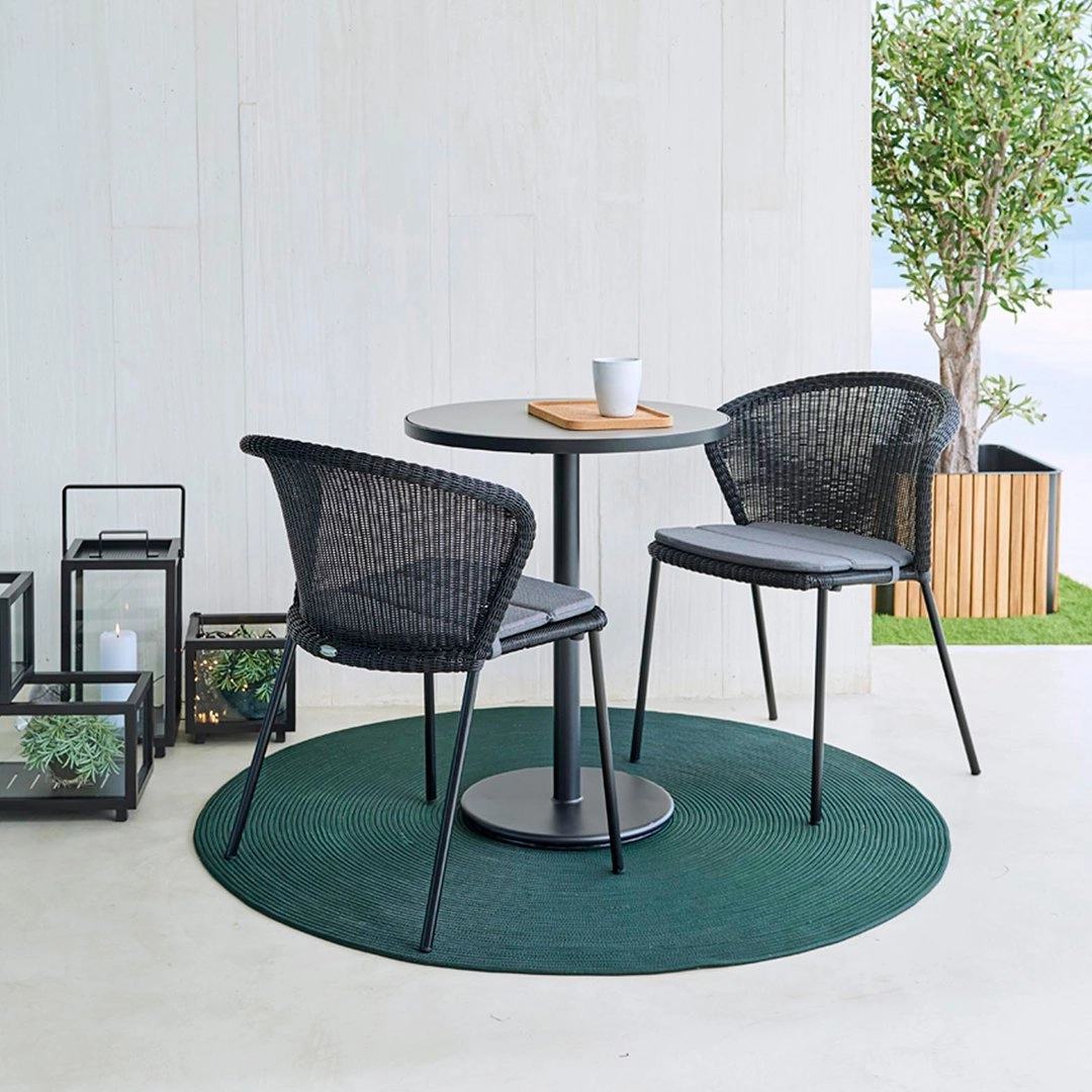 Lean Chair
