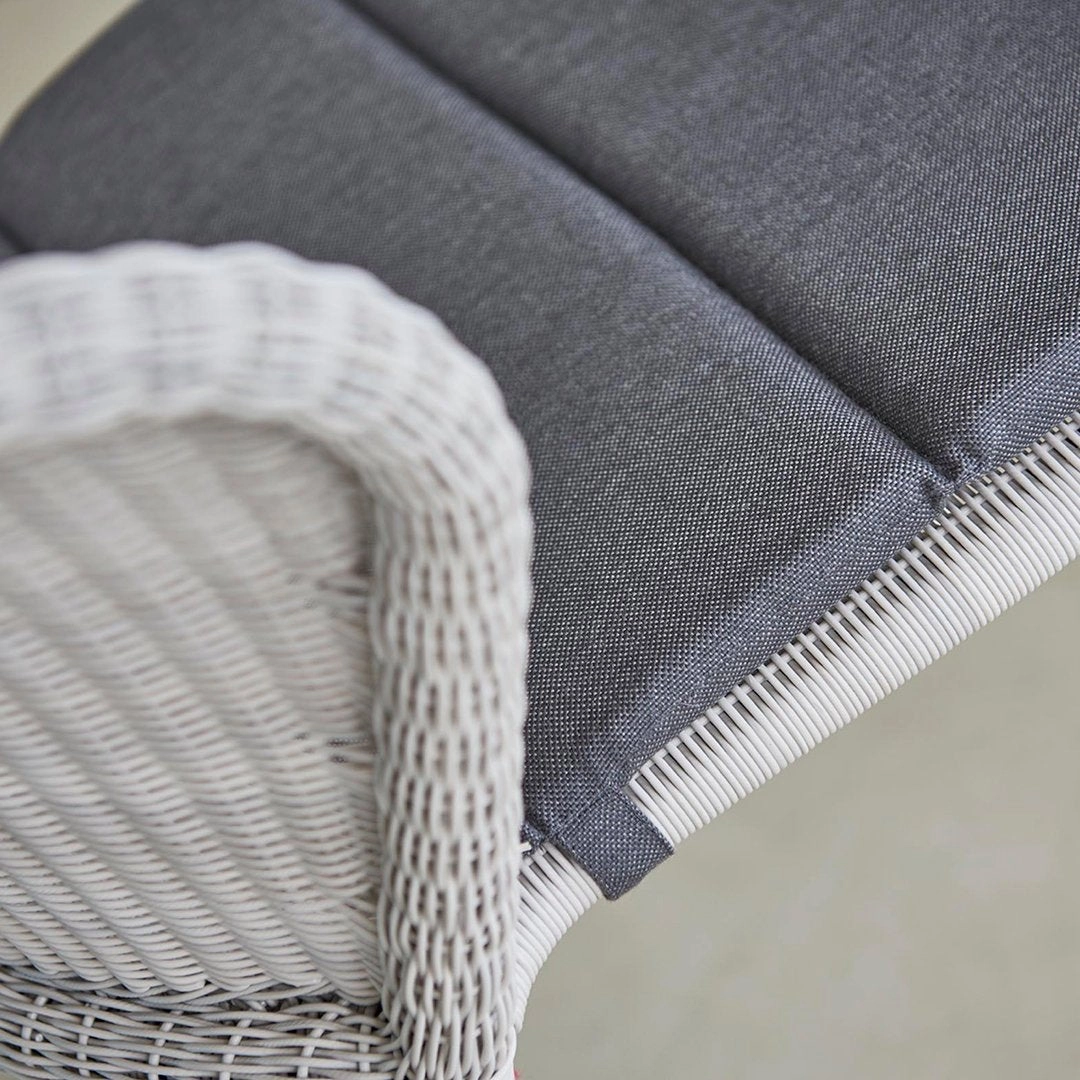 Lean Chair
