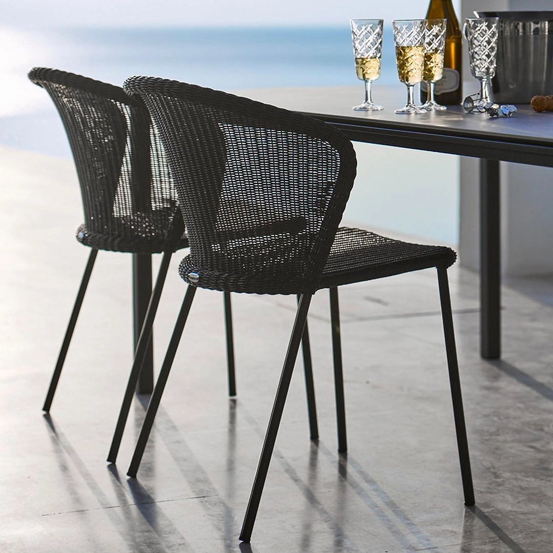 Lean Chair