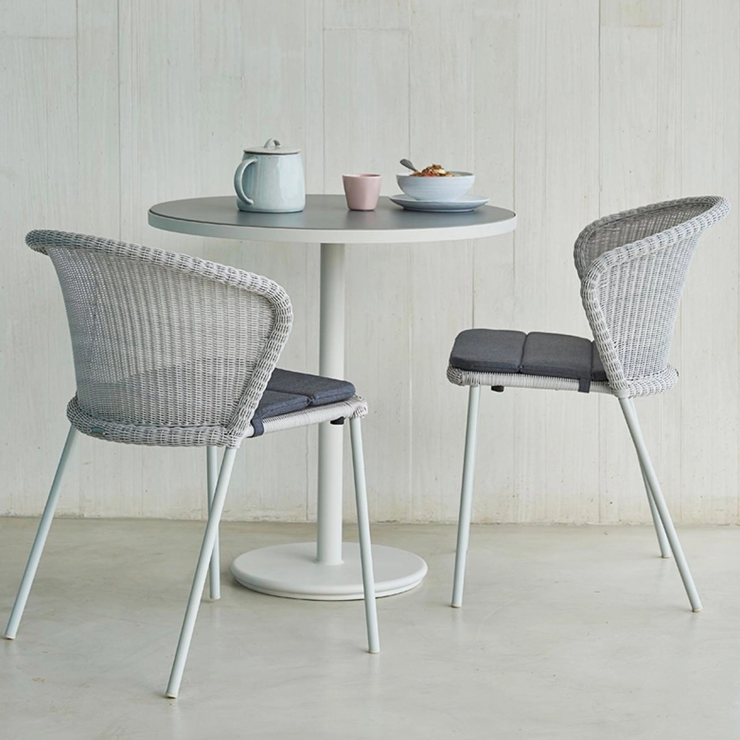 Lean Chair