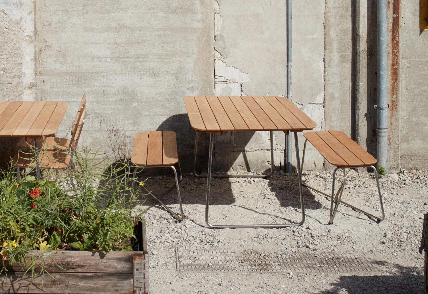 Lilium Table