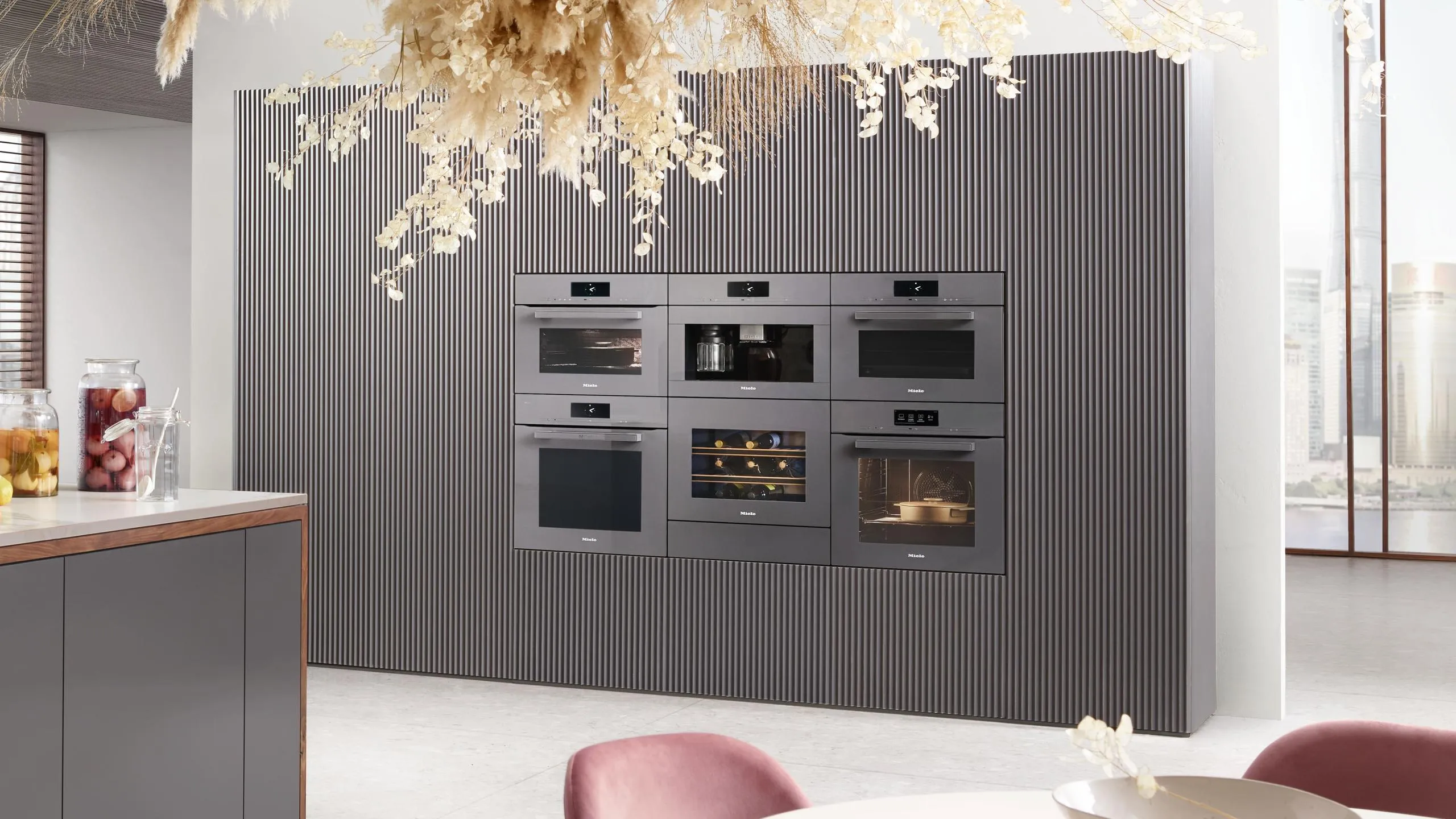 Miele H7840BMAMGRAPHITEGREY H 7840 Bm Am - 24" Compact Speed Oven In A Perfectly Combinable Design With Automatic Programs And Roast Probe.