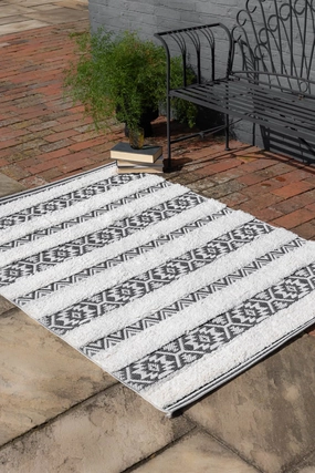 Monochrome Aztec Stripe Indoor/Outdoor Garden Rug - 3 Sizes Availableoutdoor garden decorative ornaments