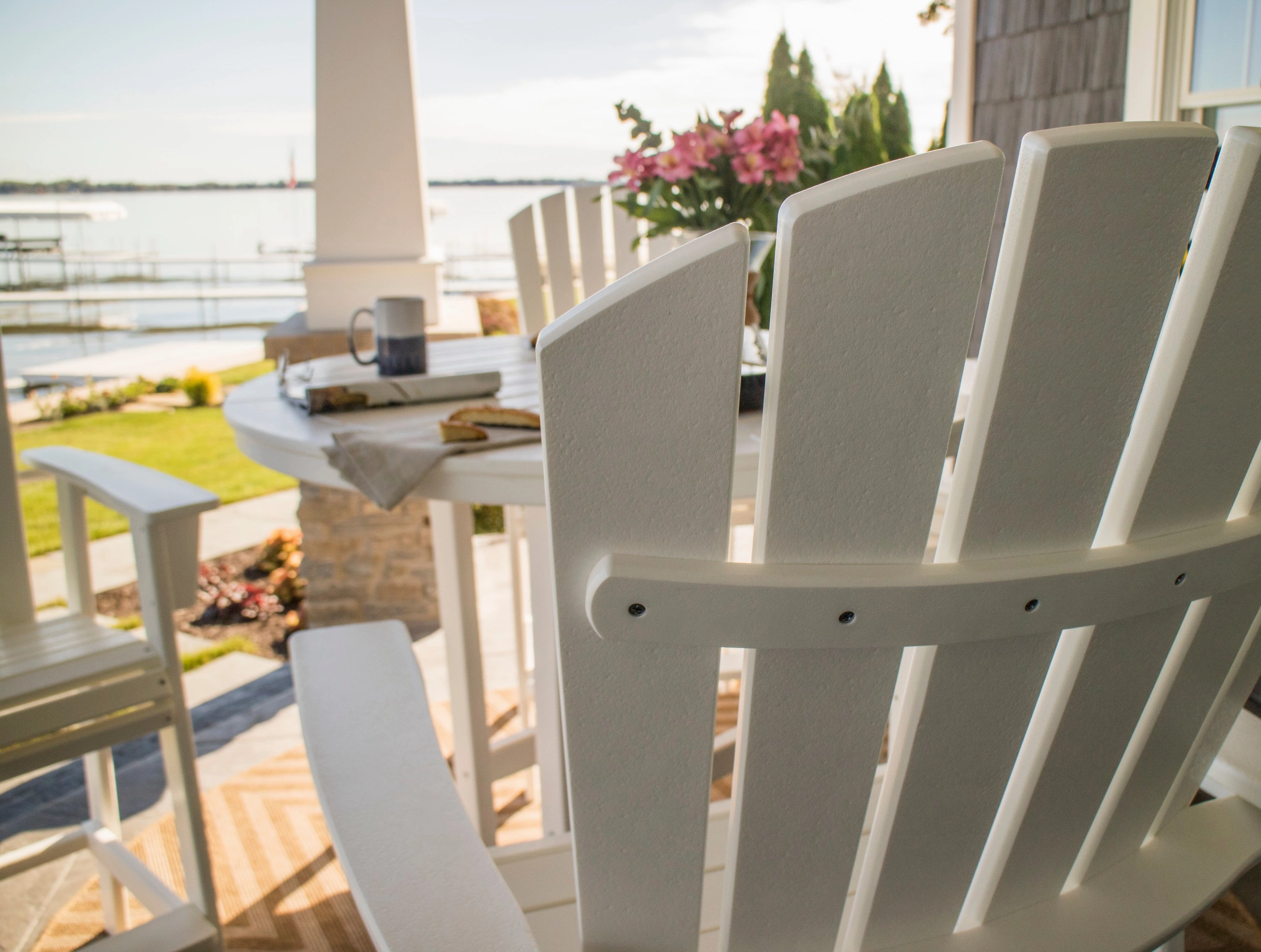 Nautical Curveback Adirondack 5-Piece Round Trestle Bar Set