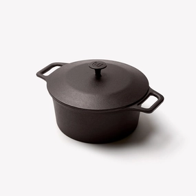No.8 Cast Iron Dutch Oven space-saving outdoor cooking solutions