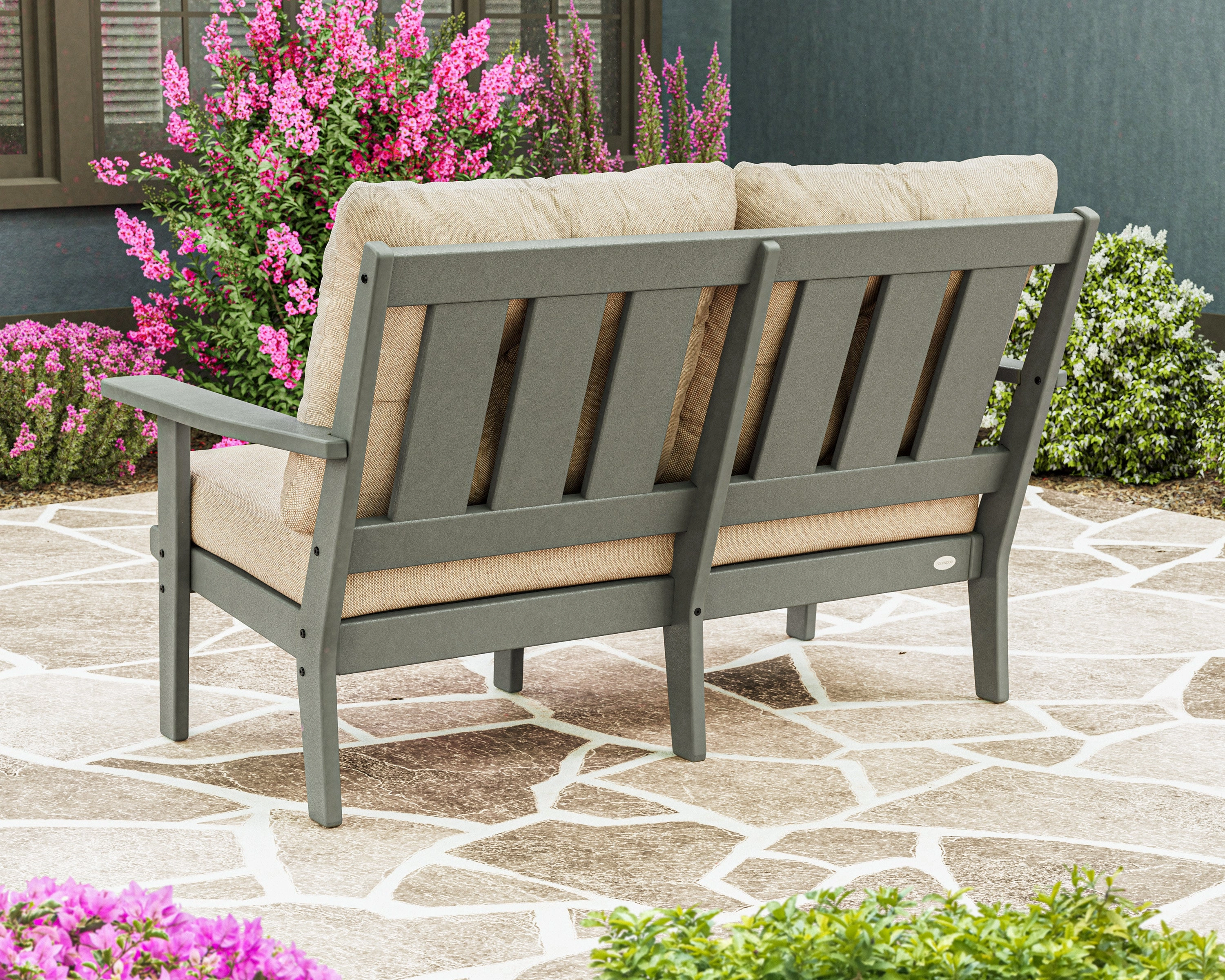 Oxford Deep SeatingLoveseat