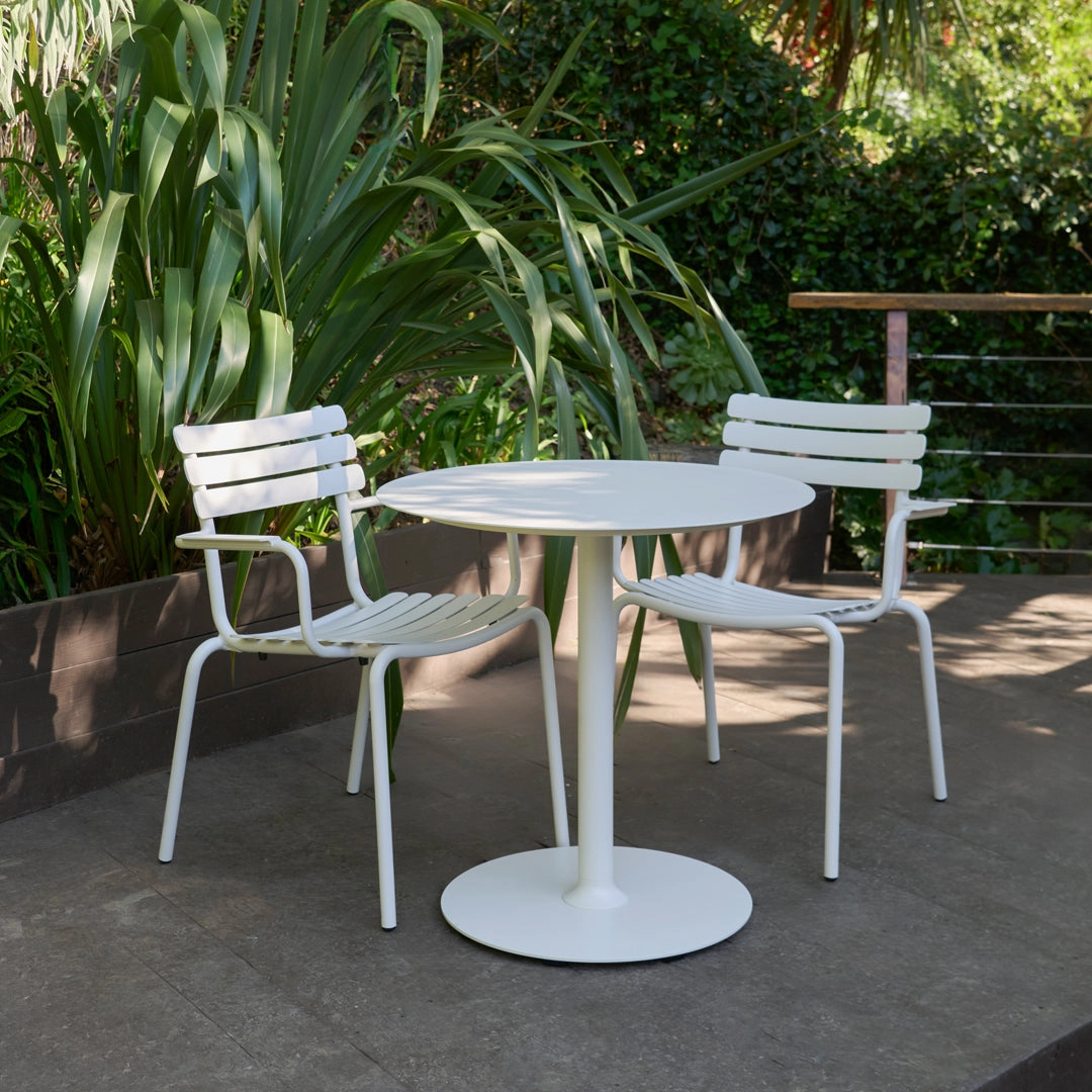 PICO Outdoor Caf Table w/ Round Base - Round