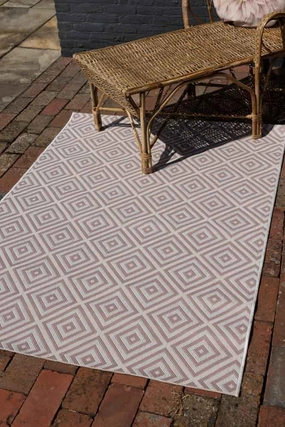 Pink Diamond Indoor/Outdoor Garden Rug - 3 Sizes Availablewaterproof outdoor patio rug