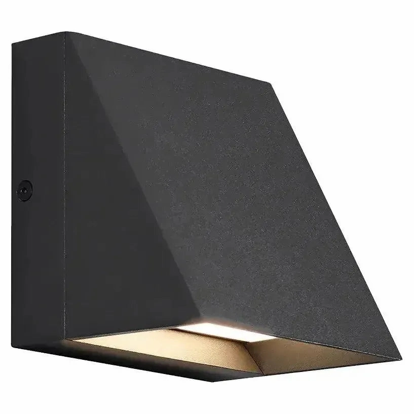 Pitch Single Outdoor WallWeatherproof outdoor lighting