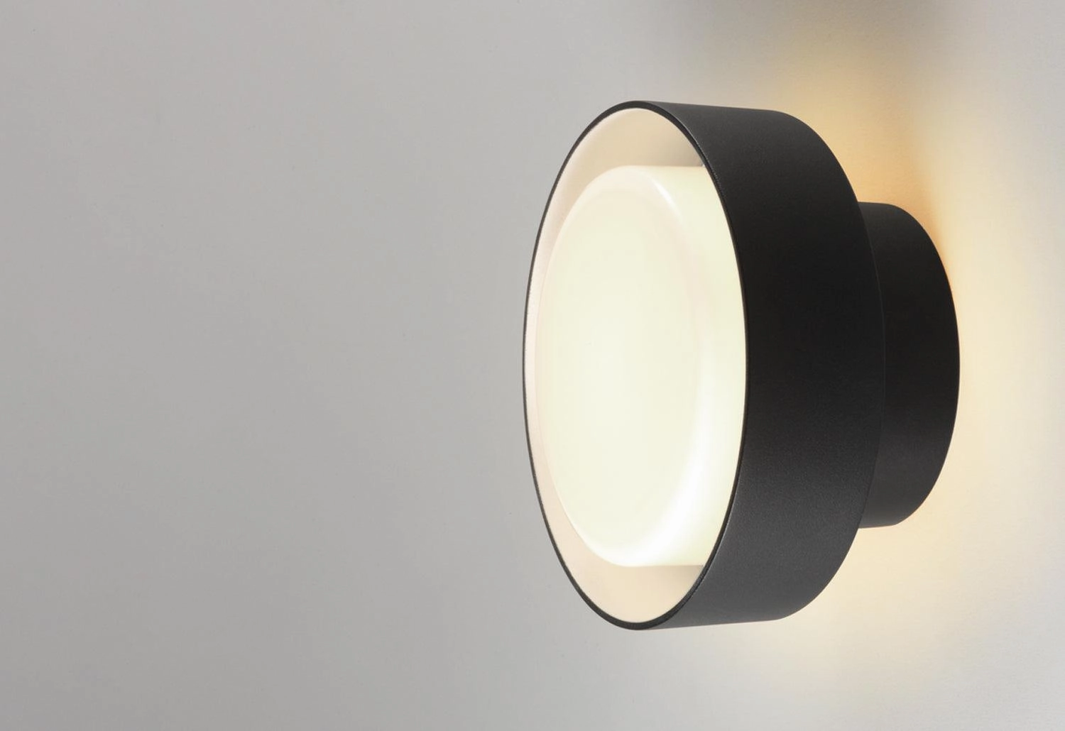 Plaff-on! Outdoor Light