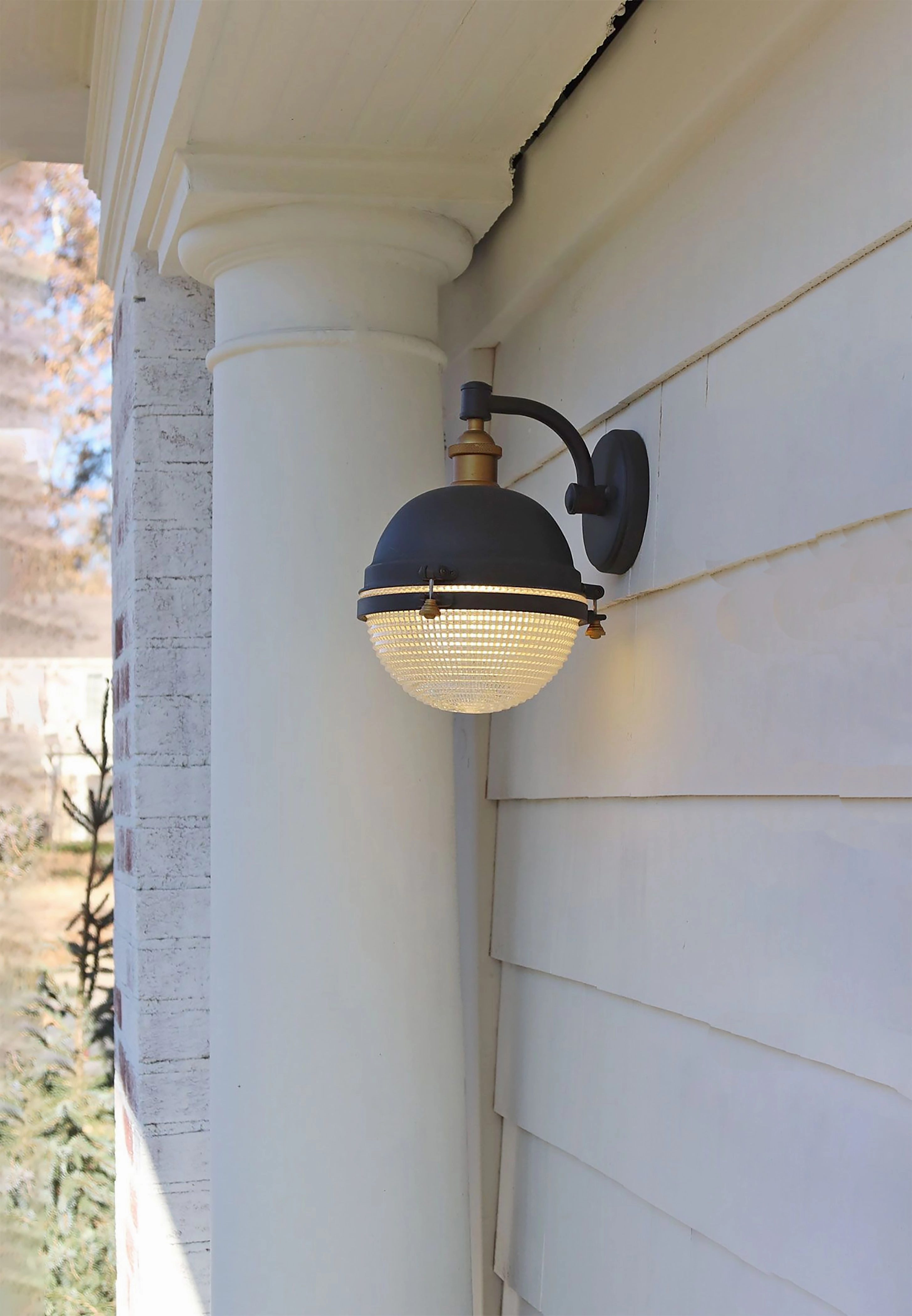 Portside One Light Outdoor Wall Lantern Oil Rubbed Bronze / Antique Brass