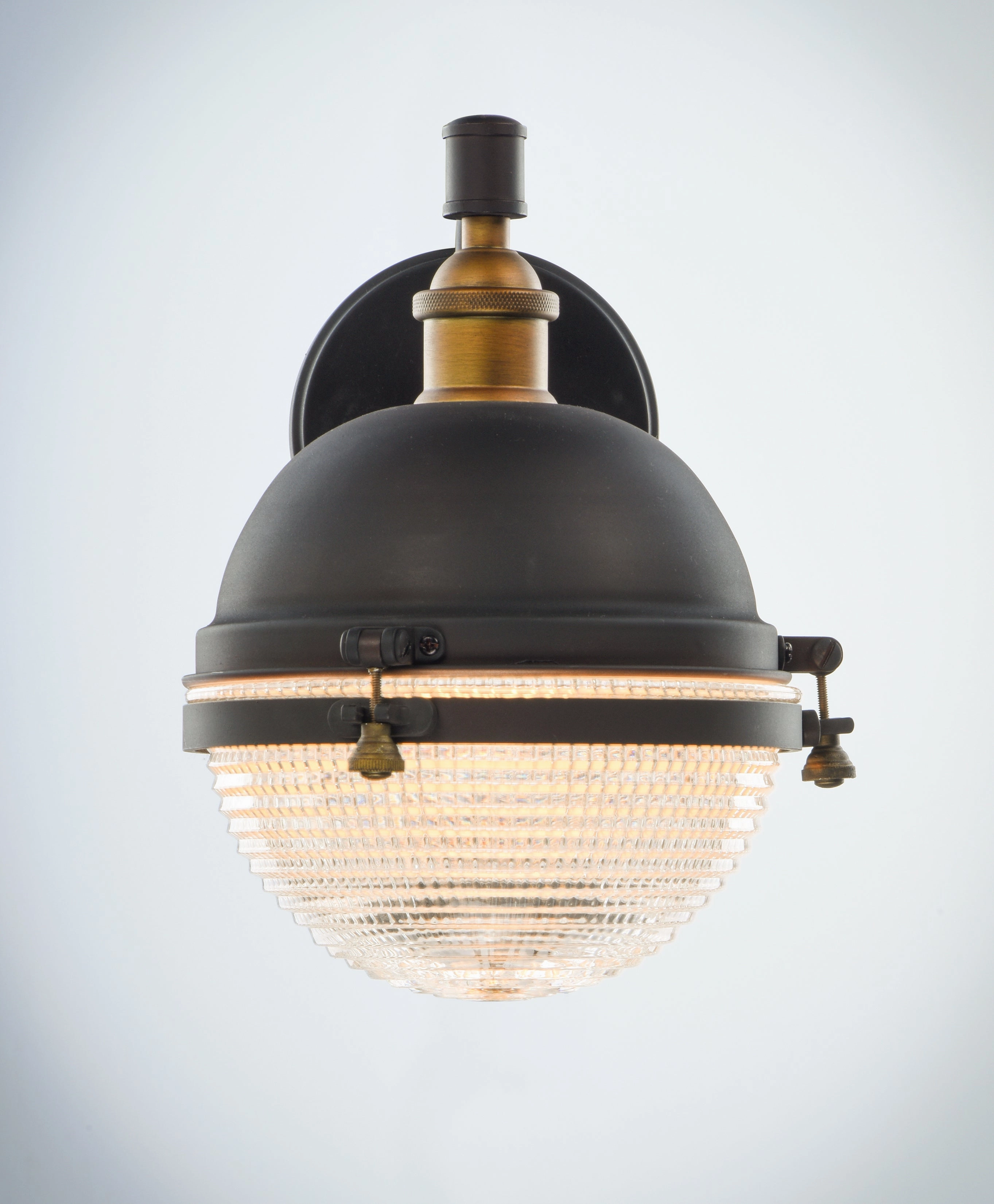 Portside One Light Outdoor Wall Lantern Oil Rubbed Bronze / Antique Brass