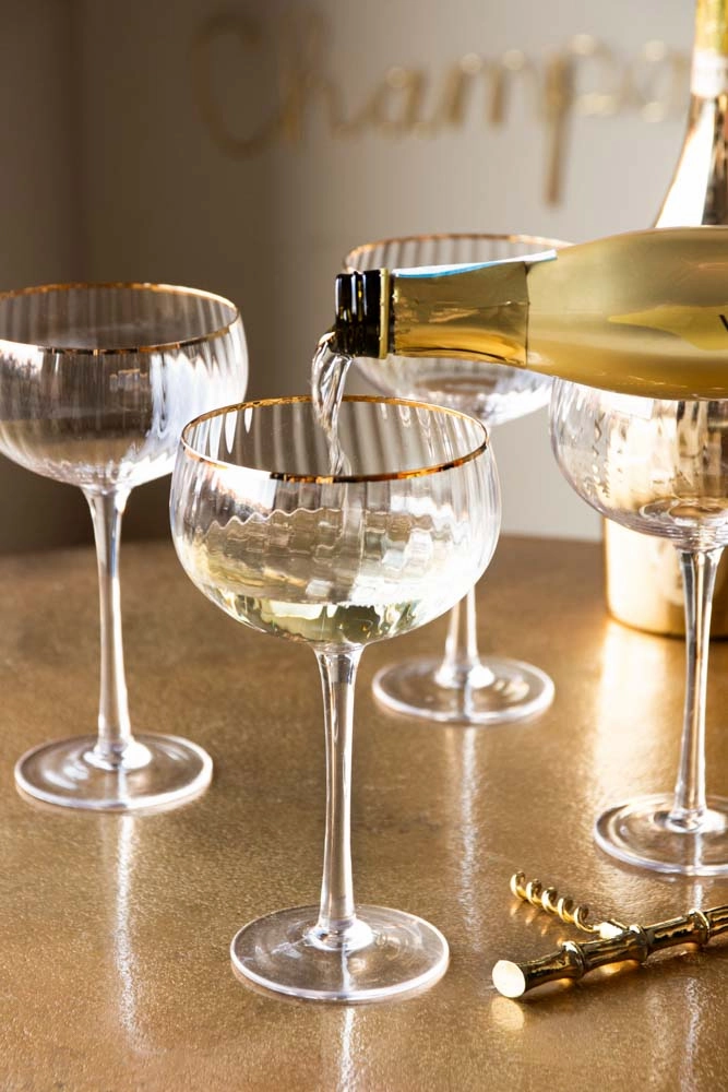 Set Of 4 Ribbed Champagne Coupe Glasses With Gold Rim