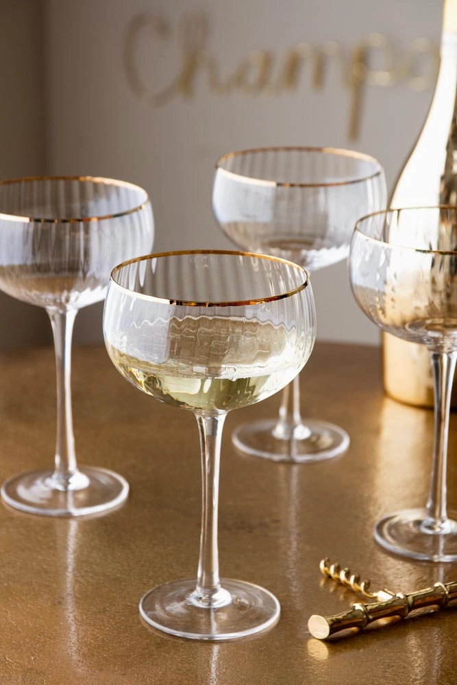 Set Of 4 Ribbed Champagne Coupe Glasses With Gold Rim
