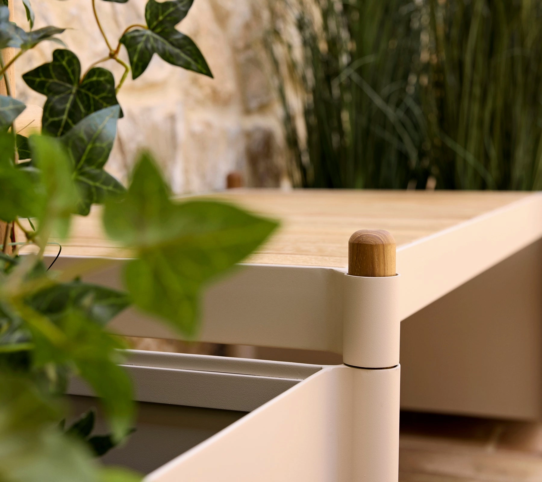 Sticks bench incl. 2 planters