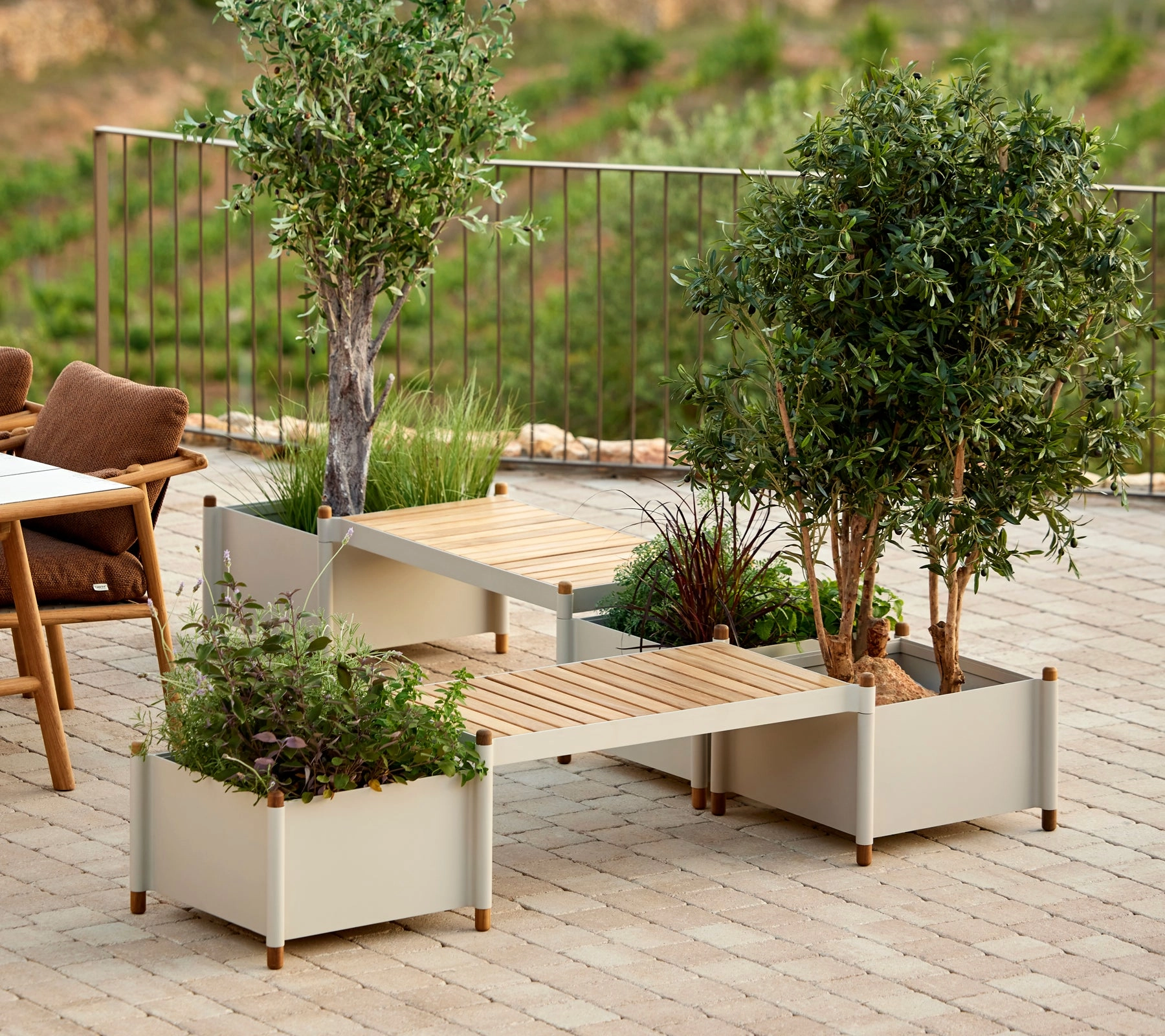 Sticks bench incl. 2 planters