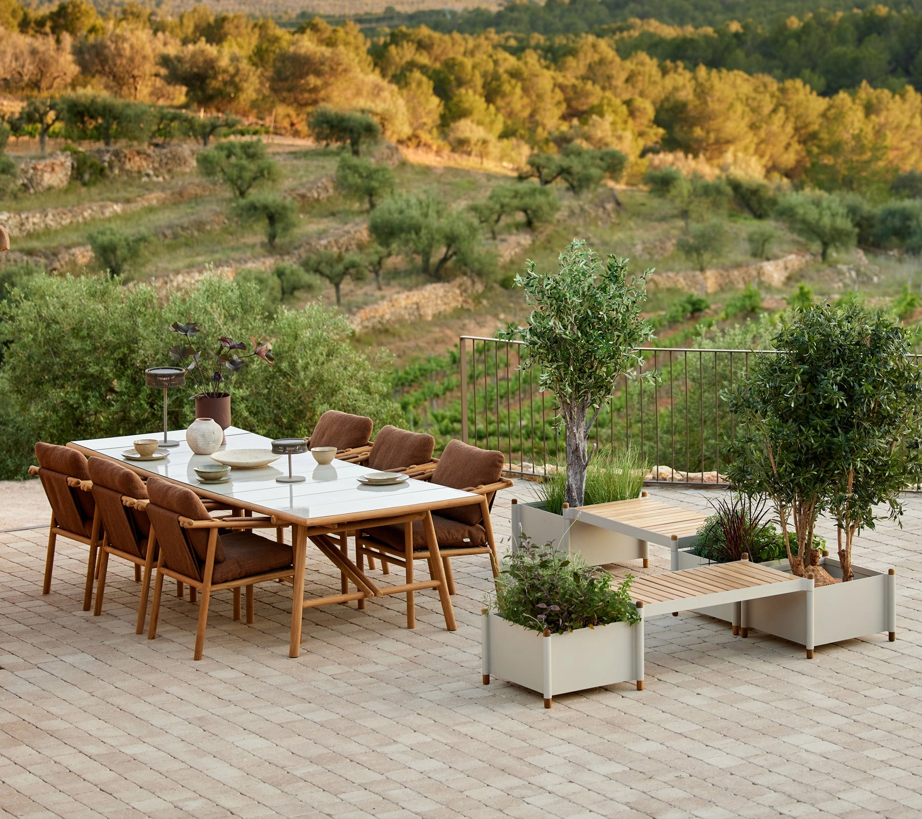 Sticks bench incl. 2 planters