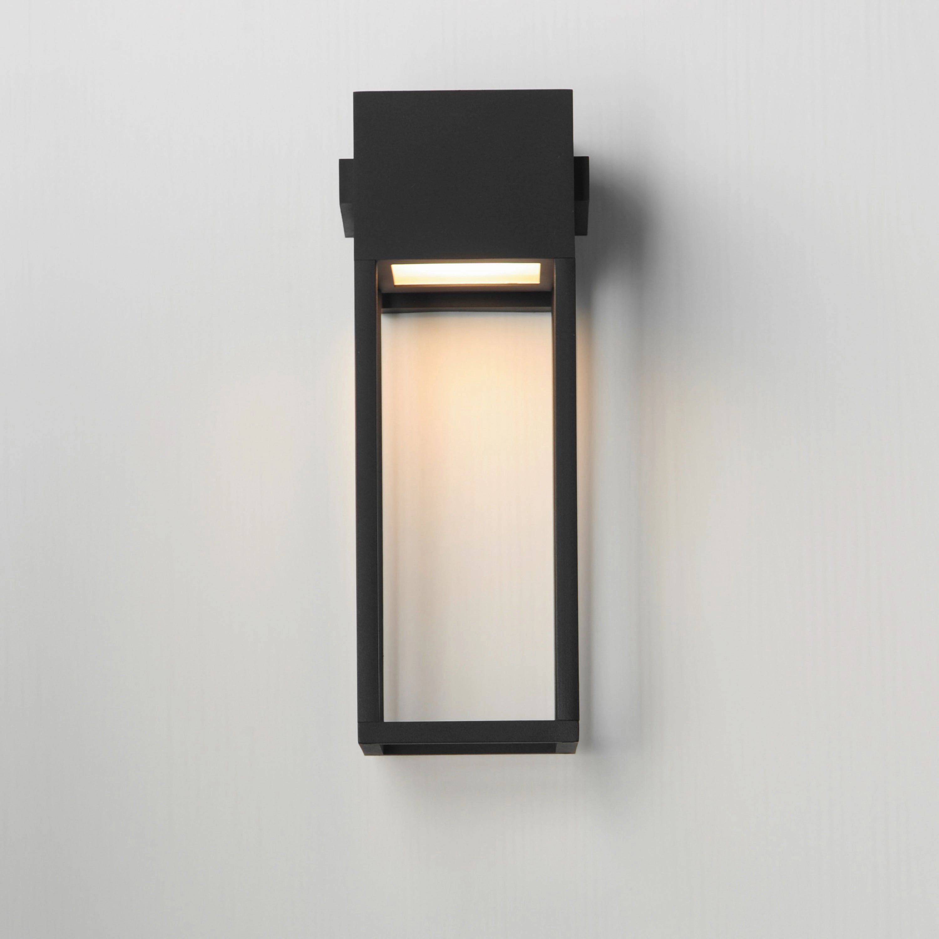 Strand VX 18" Outdoor LED Wall Sconce