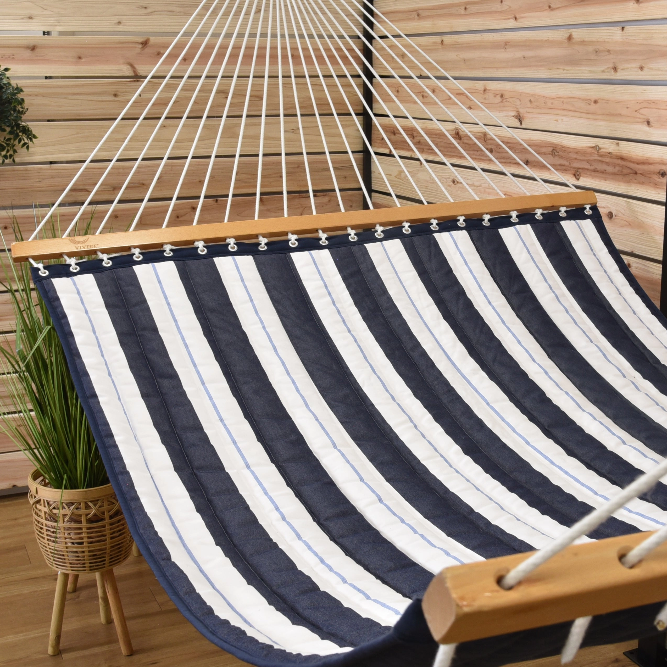 Sunbrella Quilted Spreader Bar Hammock - Harbour