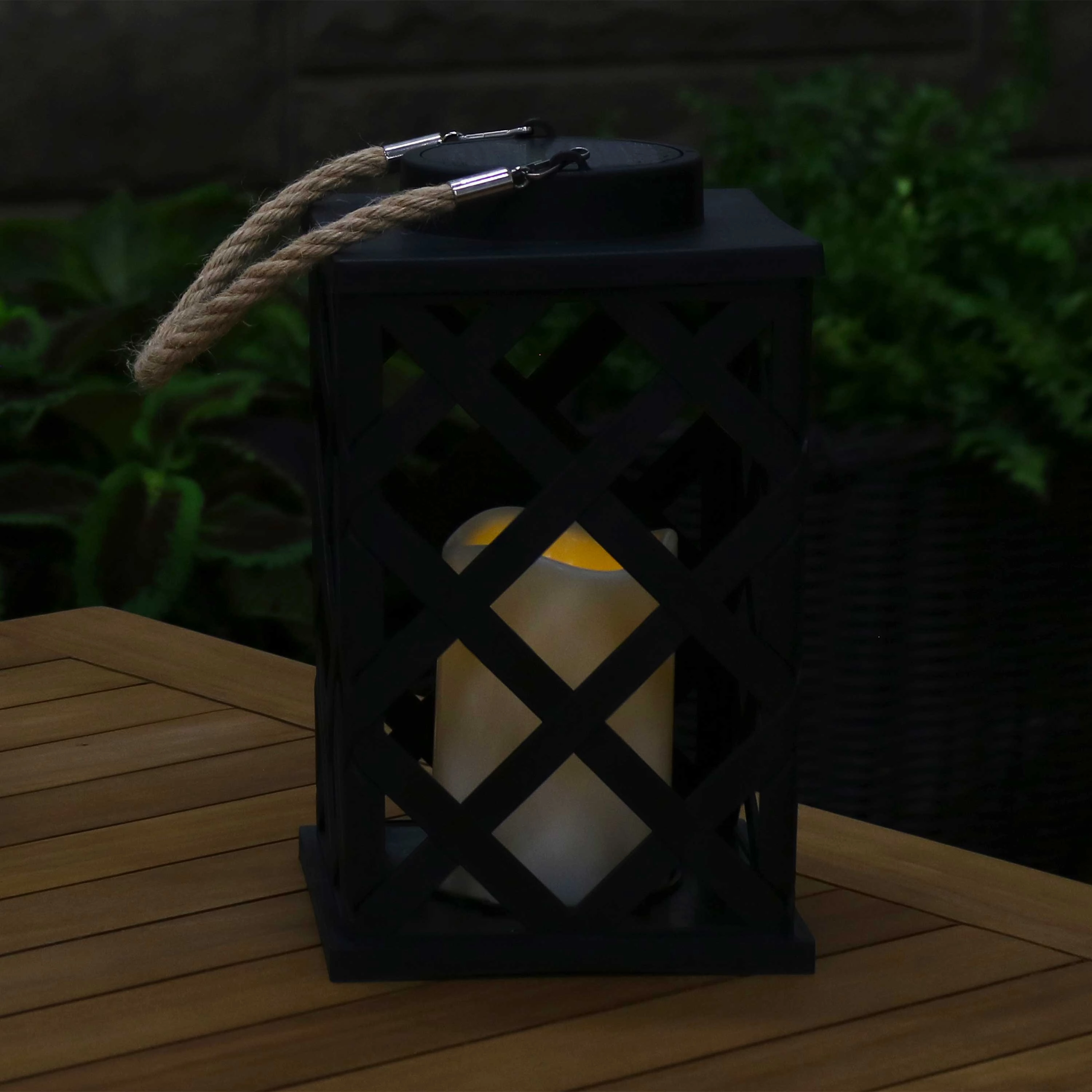 Sunnydaze Modern Crosshatch Outdoor Solar Decorative Candle Lantern