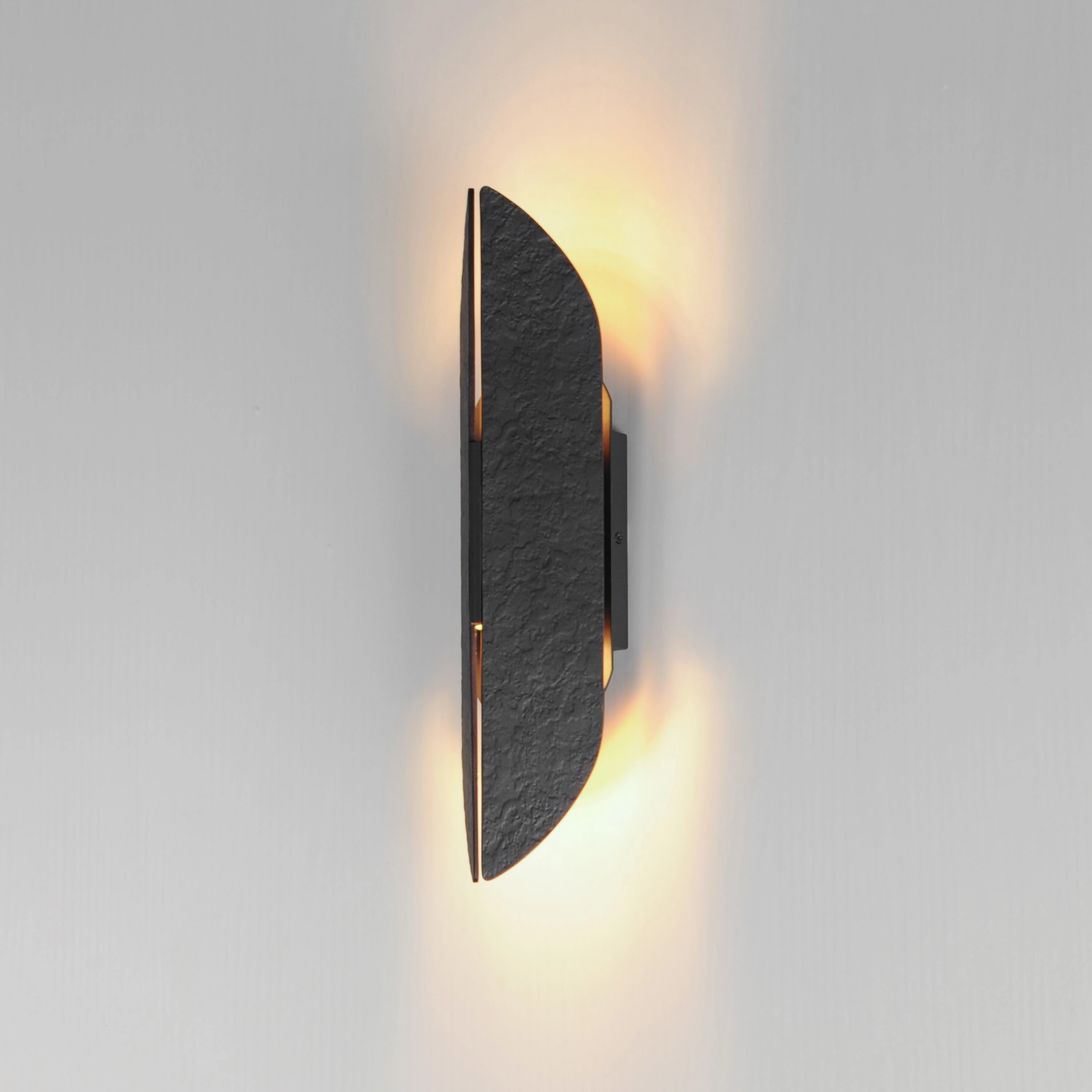 Tectonic 18" LED Outdoor Wall Light