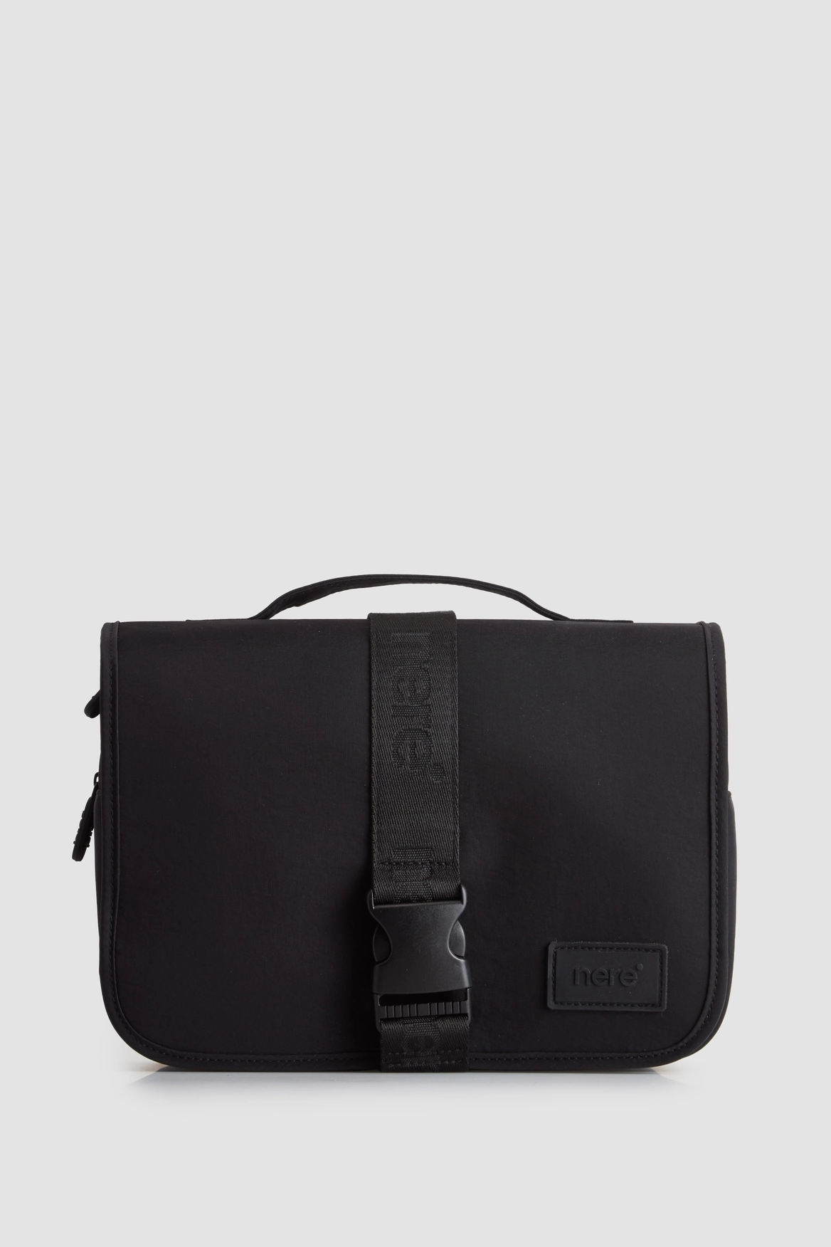 Bondi Hanging Toiletry Case Weekend Specials