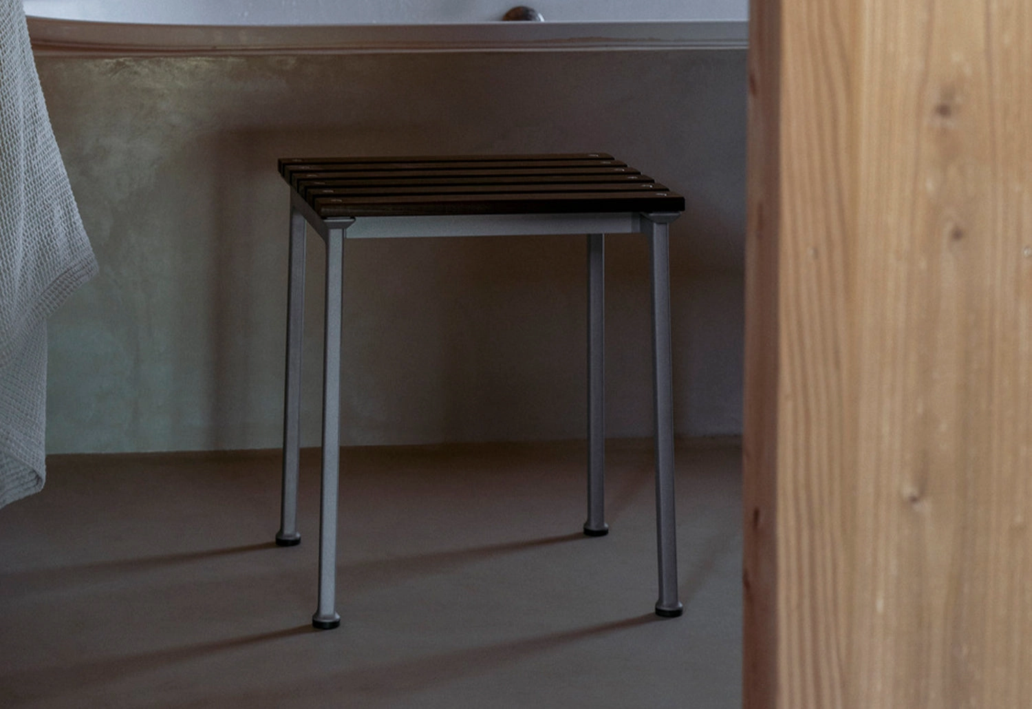 Traverse Stool