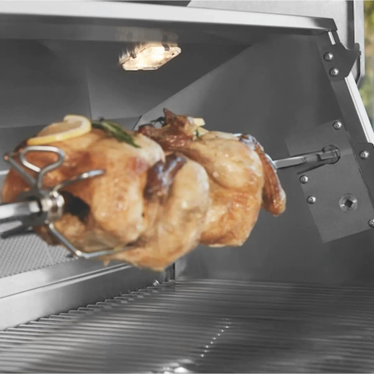 Twin Eagles 30-inch Gas Grill with Infrared Rotisserie and Sear Zone TEBQ30RS