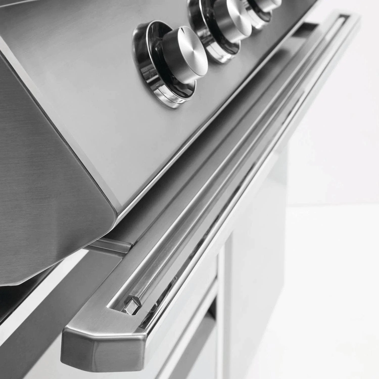 Twin Eagles 54-inch Gas Grill with Infrared Rotisserie and Sear Zone TEBQ54RS
