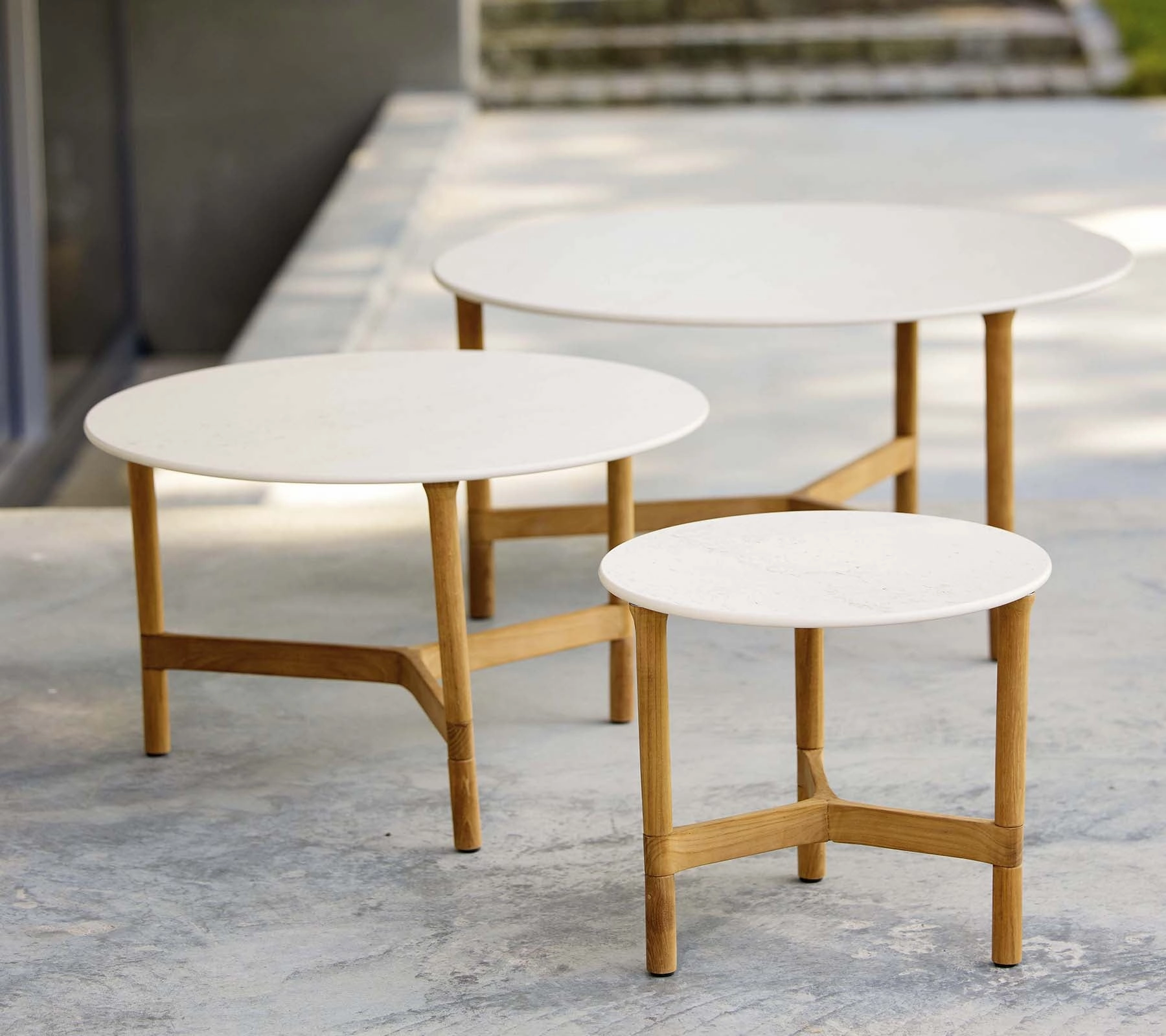 Twist coffee table, large