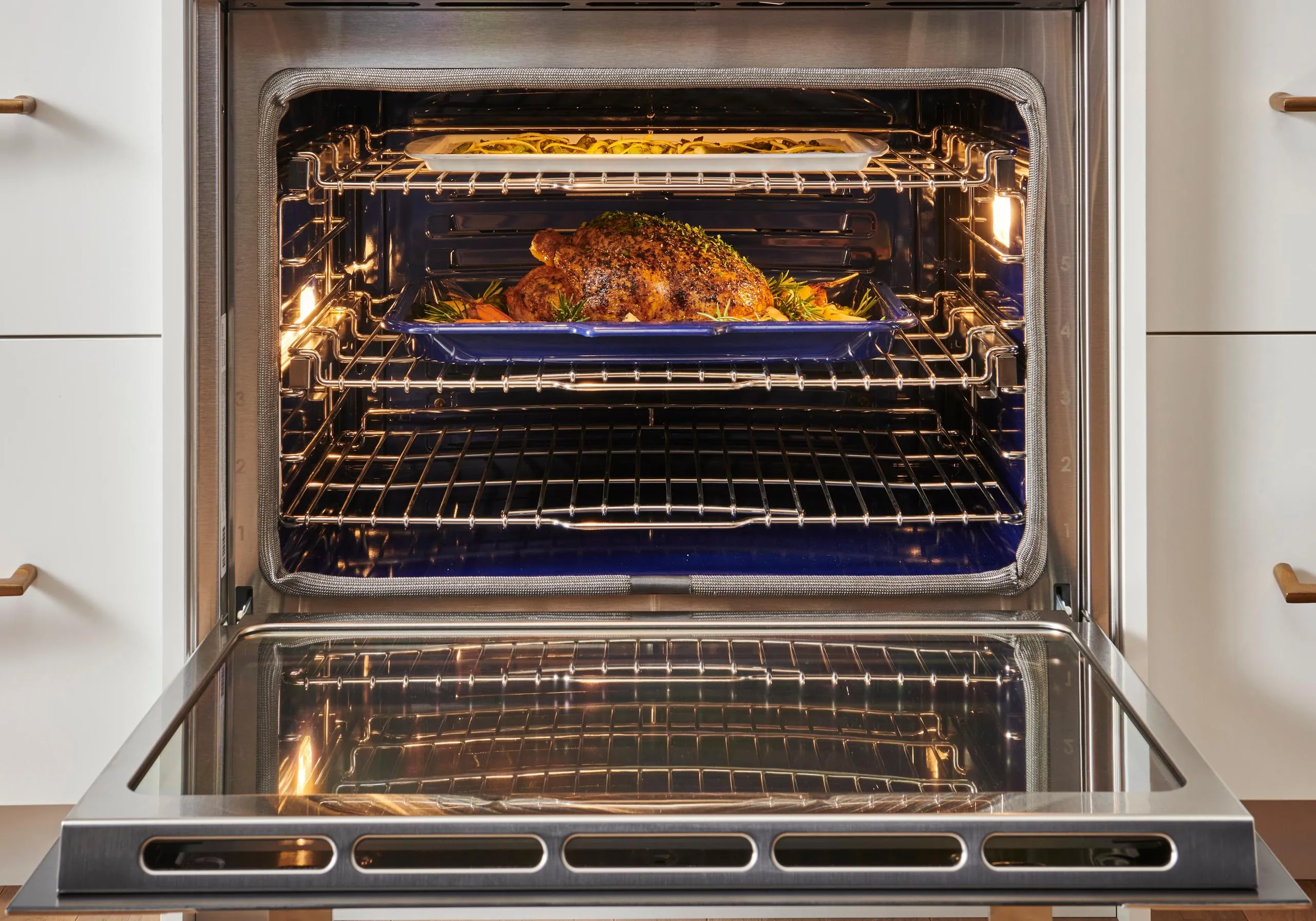 Wolf SO3050CMS 30" M Series Contemporary Stainless Steel Built-In Single Oven
